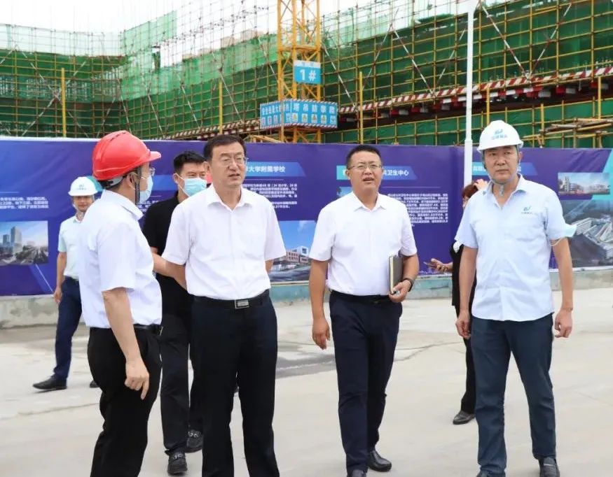 中建聯(lián)合|青島市政協(xié)副主席卞建平蒞臨云谷學校項目督導(dǎo)調(diào)研(圖1)