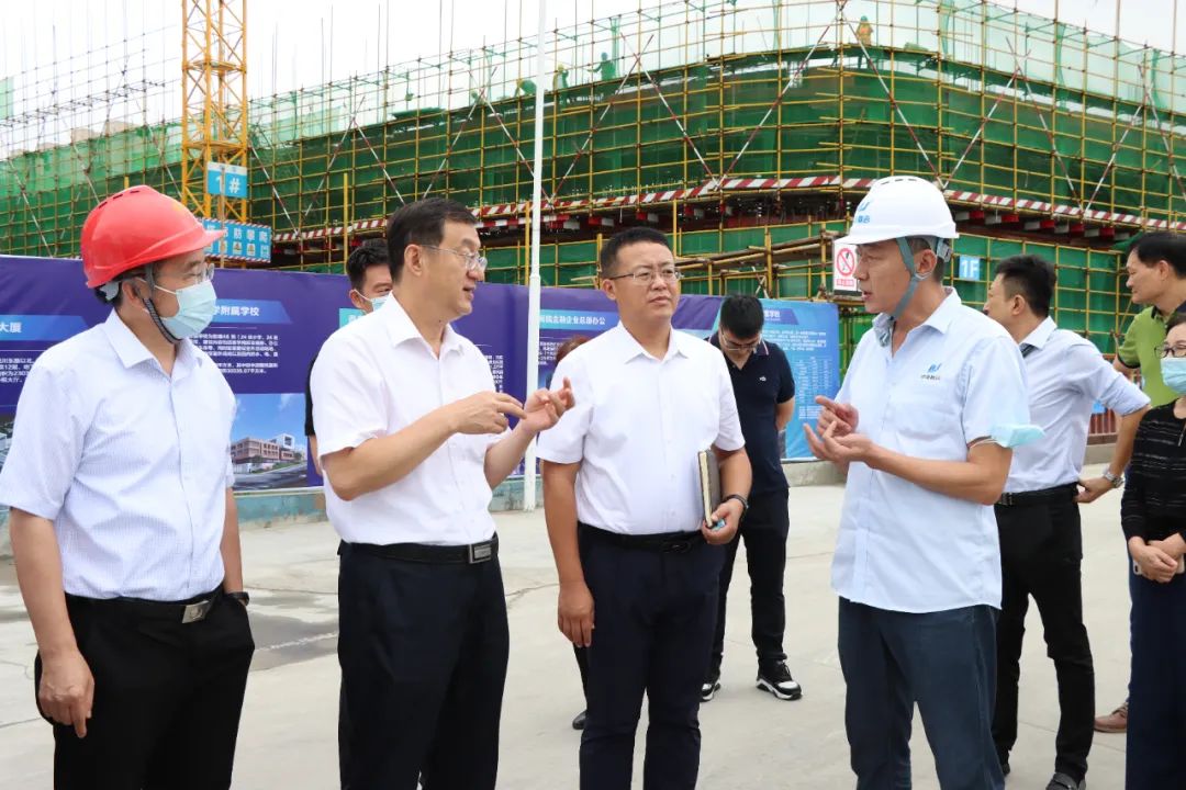 中建聯(lián)合|青島市政協(xié)副主席卞建平蒞臨云谷學校項目督導(dǎo)調(diào)研(圖2)